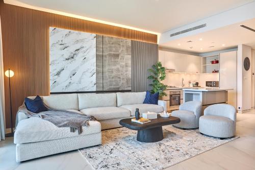 STAY BY LATINEM Luxury 2BR Holiday Home CVG 807 Near Downtown, Dubai (photo 3)