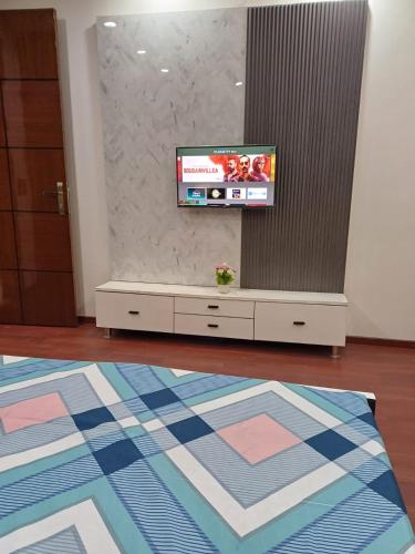 3 bed 3 bath home in Gurugram golf course road - image 3
