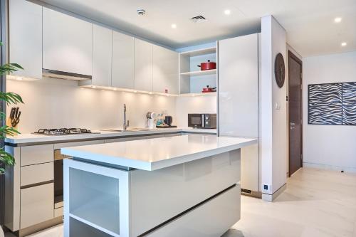 STAY BY LATINEM Luxury 2BR Holiday Home CVG 807 Near Downtown, Dubai (photo 7)