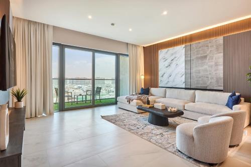 STAY BY LATINEM Luxury 2BR Holiday Home CVG 807 Near Downtown, Dubai (photo 2)