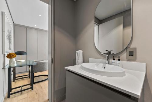 Vive Lodge by Bliss Collection - image 12
