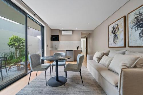 Vive Lodge by Bliss Collection - image 9
