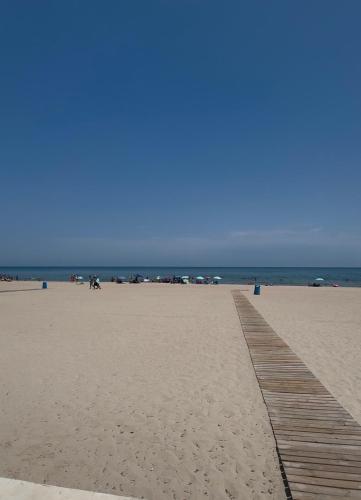 1st Line Beach Direct Access Private Parking, Valencia (foto 8)