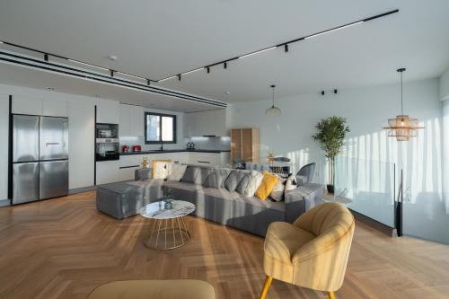 LIV Athinum 1 - Luxury Apartments, Atény