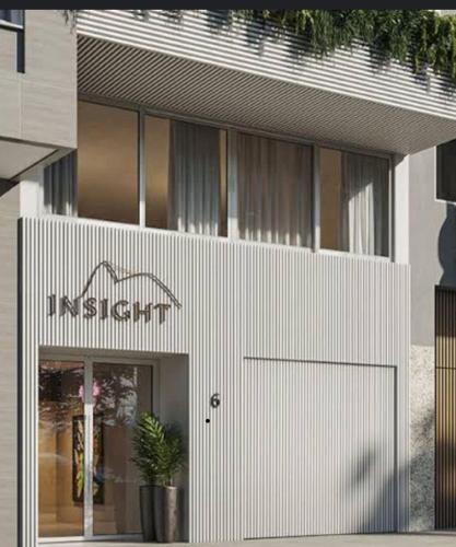 Entrance, Estudios Praia do Flamengo in Gloria