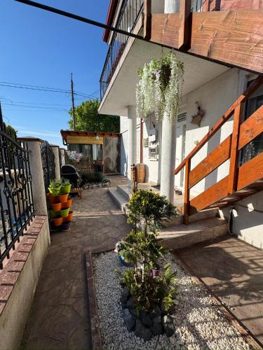 4 bedrooms, 6 beds