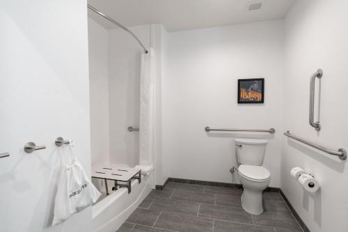 Hampton Inn Riverside Downtown - main image