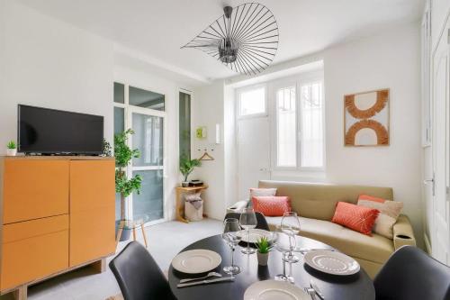 2 bedrooms apartment in the 15th district, Paryż