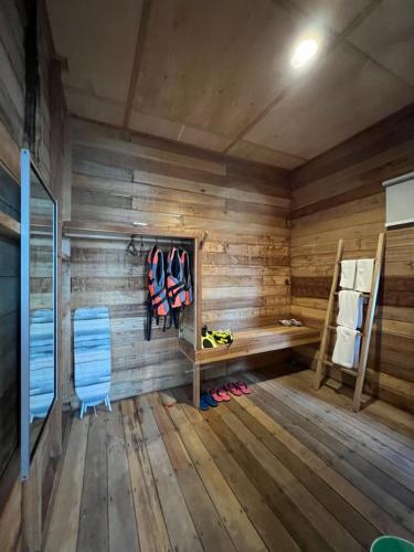 Sisipan Island Resort in Pulau Bum Bum