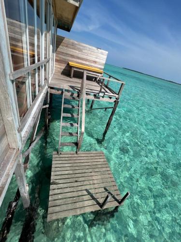 Sisipan Island Resort in Pulau Bum Bum