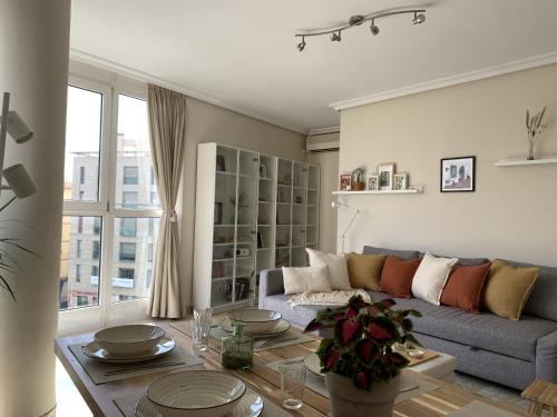 Közös társalgó / TV, AlmeriaSuite City Views Apartment in Barrio Alto