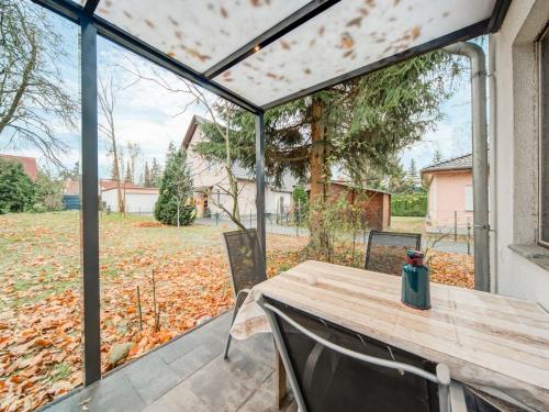 陽台/露台, 位於勃蘭登堡的明亮度假別墅-有花園 (Gartenbungalow in Blankenfelde-Mahlow) in 布蘭肯費爾德-馬洛