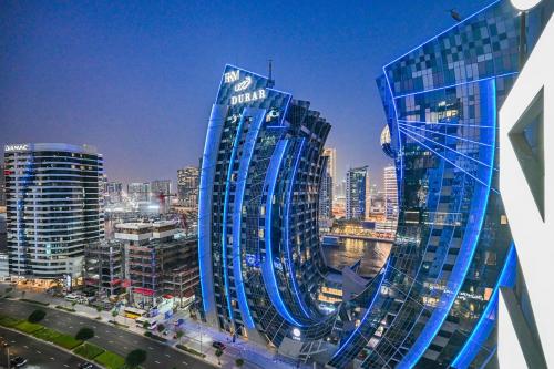Heart of Downtown - Dubai Mall & Burj next door, Dubai (photo 4)