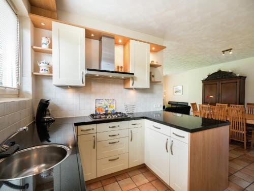 Konyha, Farmhouse in Rheeze near Forest and Meadows in Rheeze