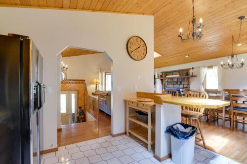 Lovely Terra Alta Cabin Less Than 1 Mi to Alpine Lake in Terra Alta