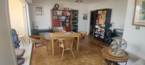 Charming T3 with balcony and view, Marseille (photo 5)