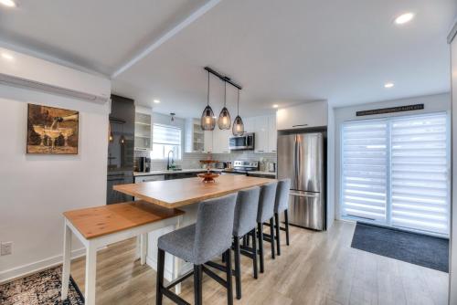 Konyha, Great Gaston in Longueuil (QC)