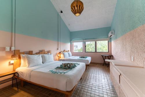 2 double beds