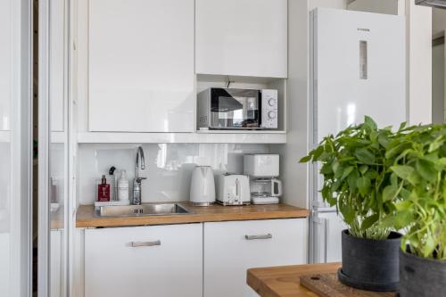 1-Bedroom Beachfront Apartment with Balcony, Sauna and Parking in Helsinki Aurinkolahti, Helsinki (photo 6)