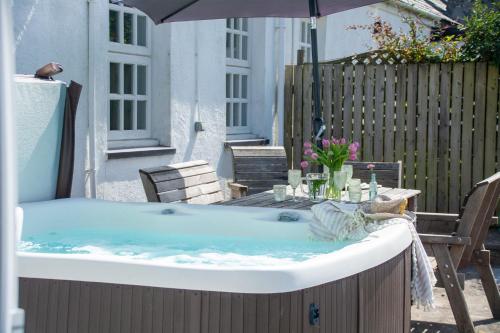 Viesnīcas āriene, Elegant Manor House I Hot Tub I Near Rhosneigr in Bryngwran