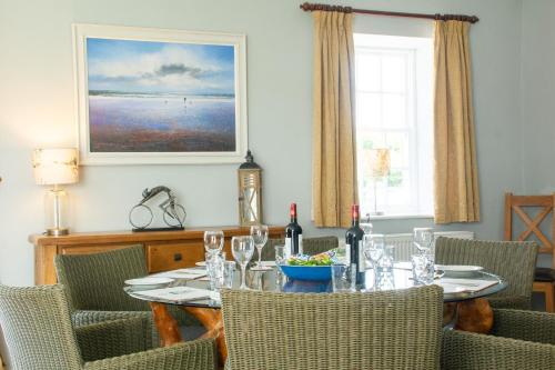 Viesnīcas āriene, Elegant Manor House I Hot Tub I Near Rhosneigr in Bryngwran