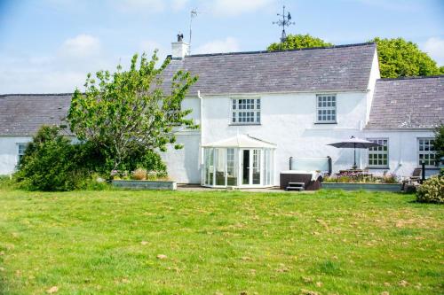 Viesnīcas āriene, Elegant Manor House I Hot Tub I Near Rhosneigr in Bryngwran