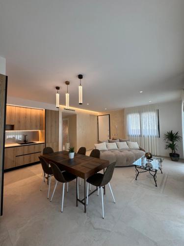 Villa Luxury Jevarò - Peschiera del Garda (Villa Luxury Jevaro - Peschiera del Garda) in Santa Cristina