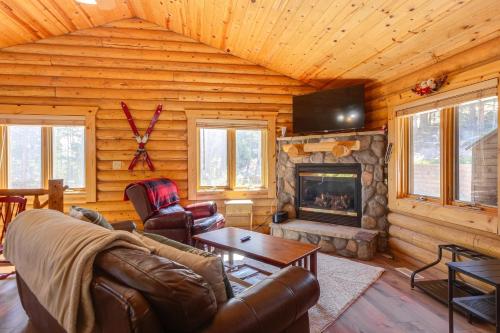 Hot Tub Hideaway w/ Views & Deck in Fairplay! in Alma (CO)