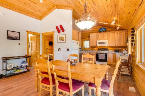 Hot Tub Hideaway w/ Views & Deck in Fairplay! in Alma (CO)