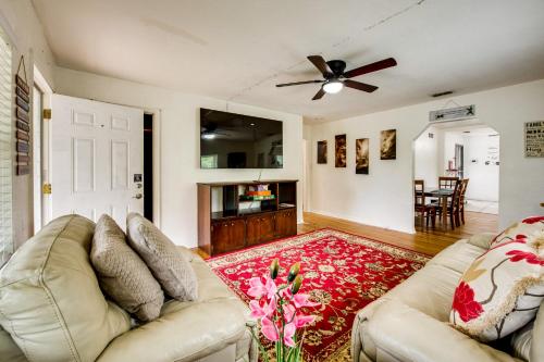 Walkable to FSU Campus Cozy Retreat with Deck! in Centru oraș Tallahassee