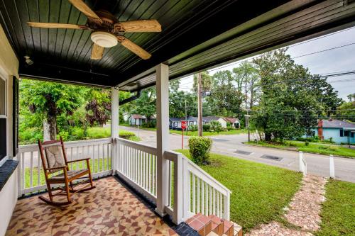 Walkable to FSU Campus Cozy Retreat with Deck! in Centru oraș Tallahassee