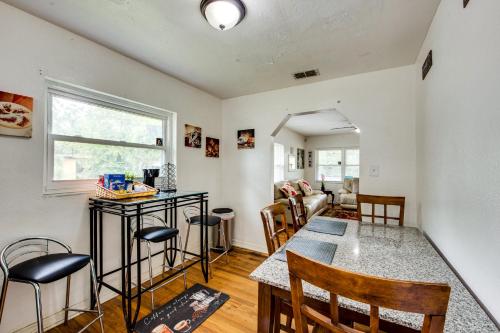 Walkable to FSU Campus Cozy Retreat with Deck! in Centru oraș Tallahassee