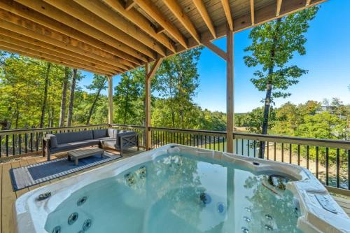 Anchors Retreat - Lakefront Getaway for 14 Guests, Sevierville