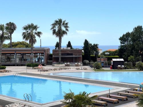 Lux Apt in Priv Condo with Pool, near Beach, Parking & Easy Access to Lisbon, Parede (zdjęcie 3)