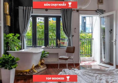Saigon Hideout New World View