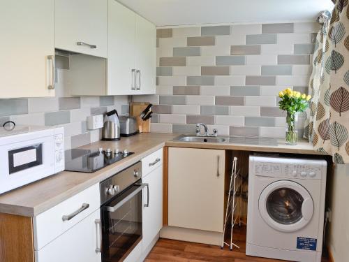 المنظر الخارجي, The Hen Hoose in نيوتون ستيوارت