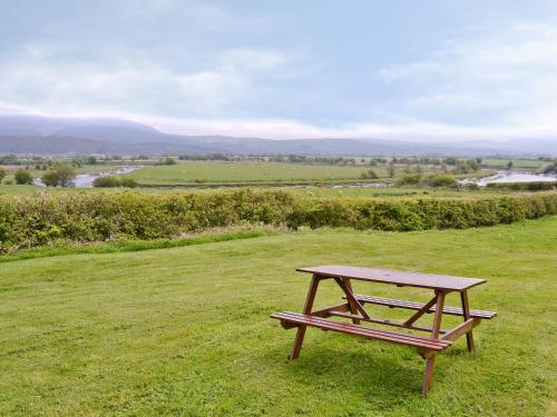 المنظر الخارجي, The Hen Hoose in نيوتون ستيوارت