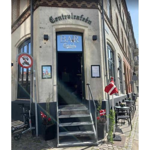 Pub, Danmarksgade XXL-Suites in Aalborg Centre