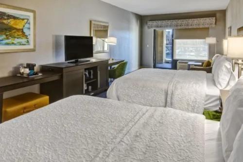 Hampton Inn & Suites San Jose Airport - image 13