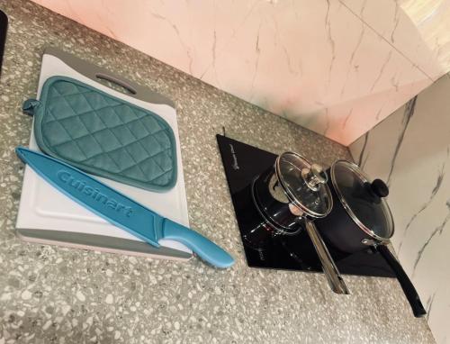 Modern Apartment, private Entrance, Private Backyard in Sunrise