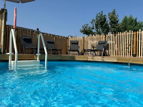 Gîte Les Lilas, centre Alsace, avec jacuzzi (Gite Les Lilas, centre Alsace, avec jacuzzi) in 埃瑟南