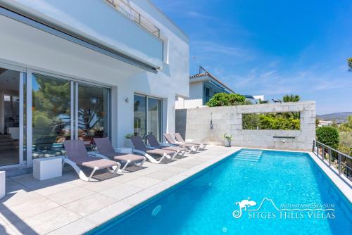 Cool & Modern Villa Giovanna with Air Conditioning, Private Pool & Sea Views, Ситжес (фото 3)