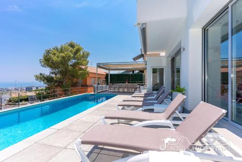 Cool & Modern Villa Giovanna with Air Conditioning, Private Pool & Sea Views, Ситжес (фото 7)