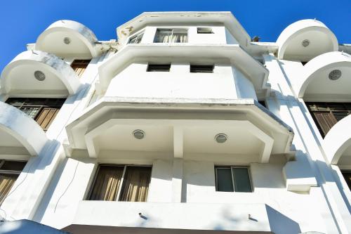 Cool Breeze Hotel