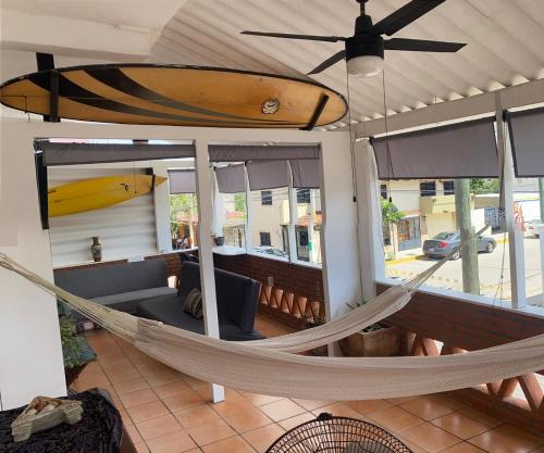 7 Guests Partial Ocean View 9 min Walk to Beach