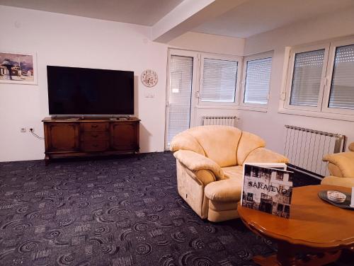 Apartment Bistrik medresa - free parking - image 5