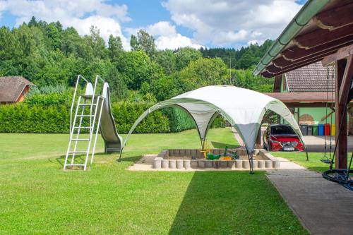 ملعب للأطفال, Penzion K in Rudnik