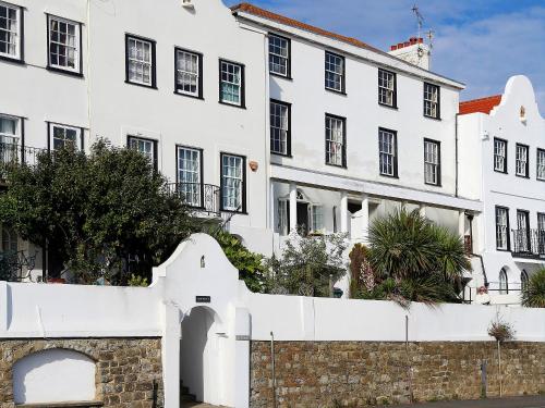 Seashore Apartment, Kent