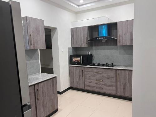 Bridge Residency Guest House - image 6