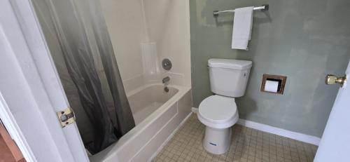 White Columns Motel – Pine Mountain, GA